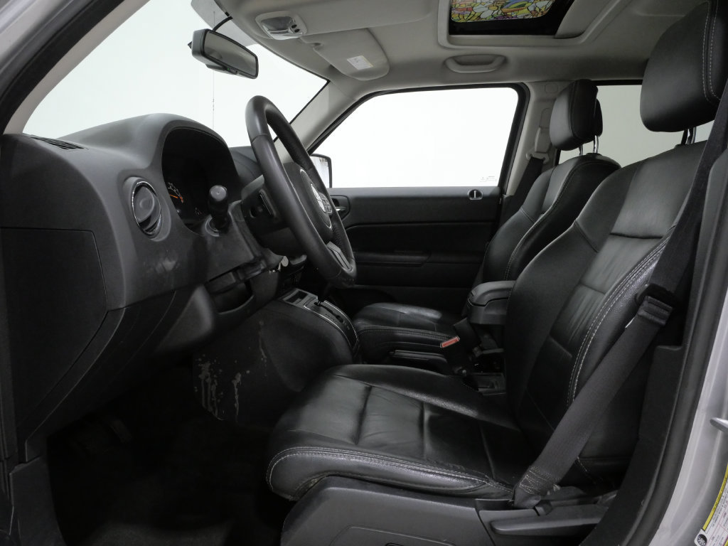 Used 2017 Jeep Patriot High Altitude FWD image 12