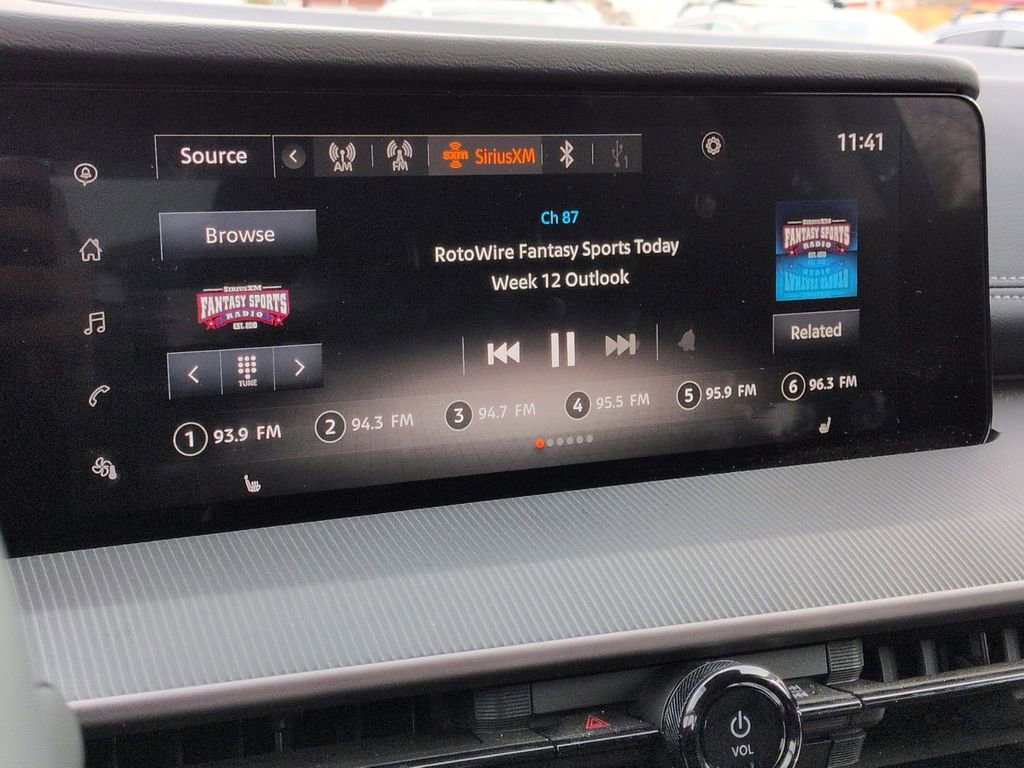 Used 2025 Nissan Murano SV image 12