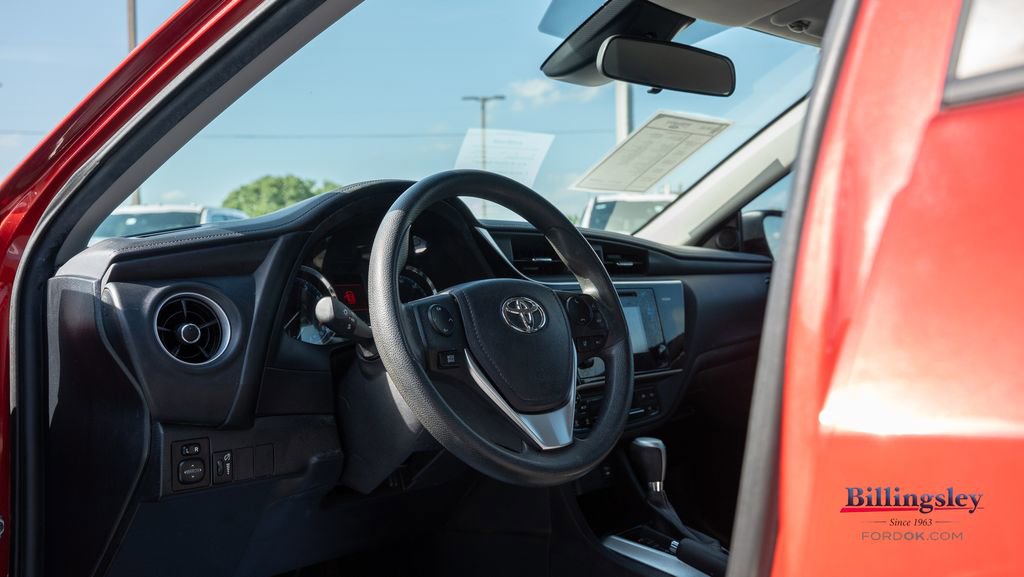 Used 2017 Toyota Corolla LE image 11