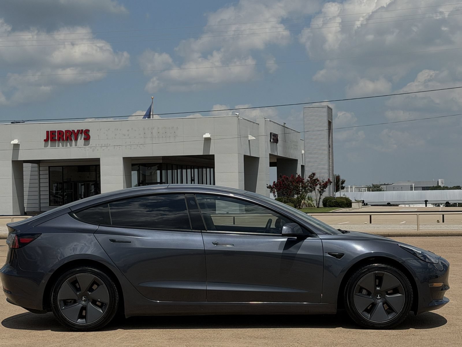 Used 2022 Tesla Model 3 Long Range AWD/4WD image 3