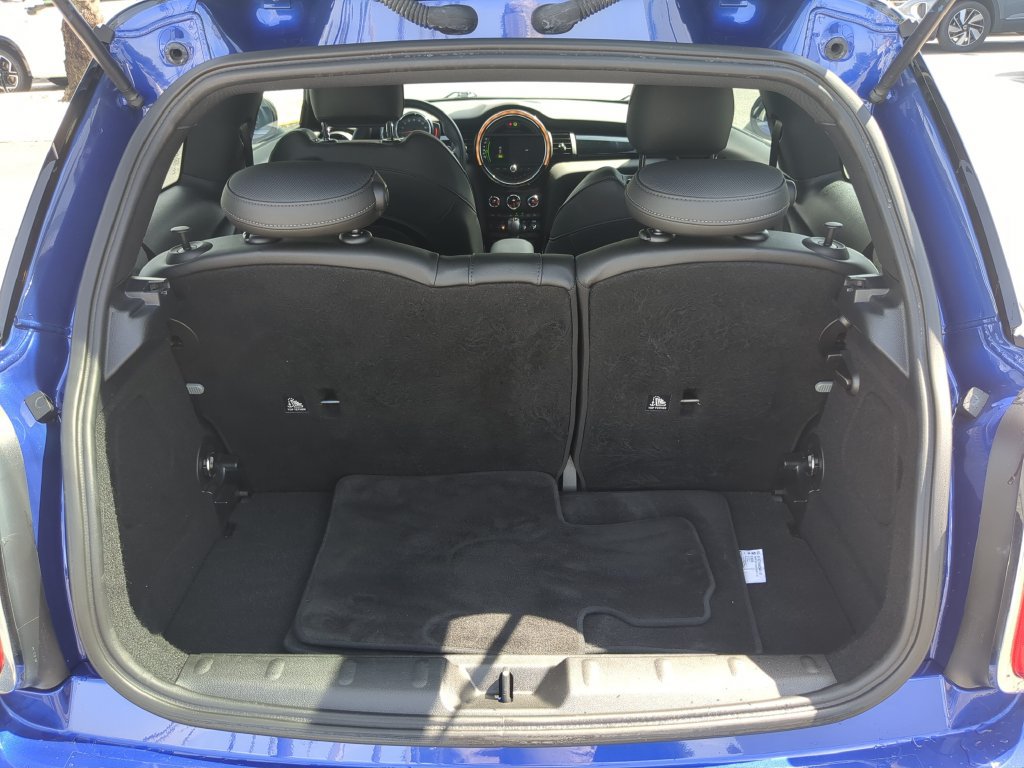 Used 2019 MINI Cooper S w/ Signature Upholstery Package FWD image 9