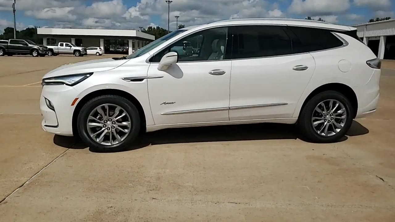 Used 2022 Buick Enclave Avenir AWD/4WD image 5