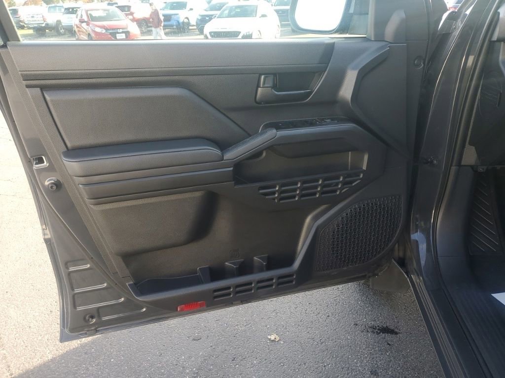 Used 2024 Toyota Tacoma SR image 12