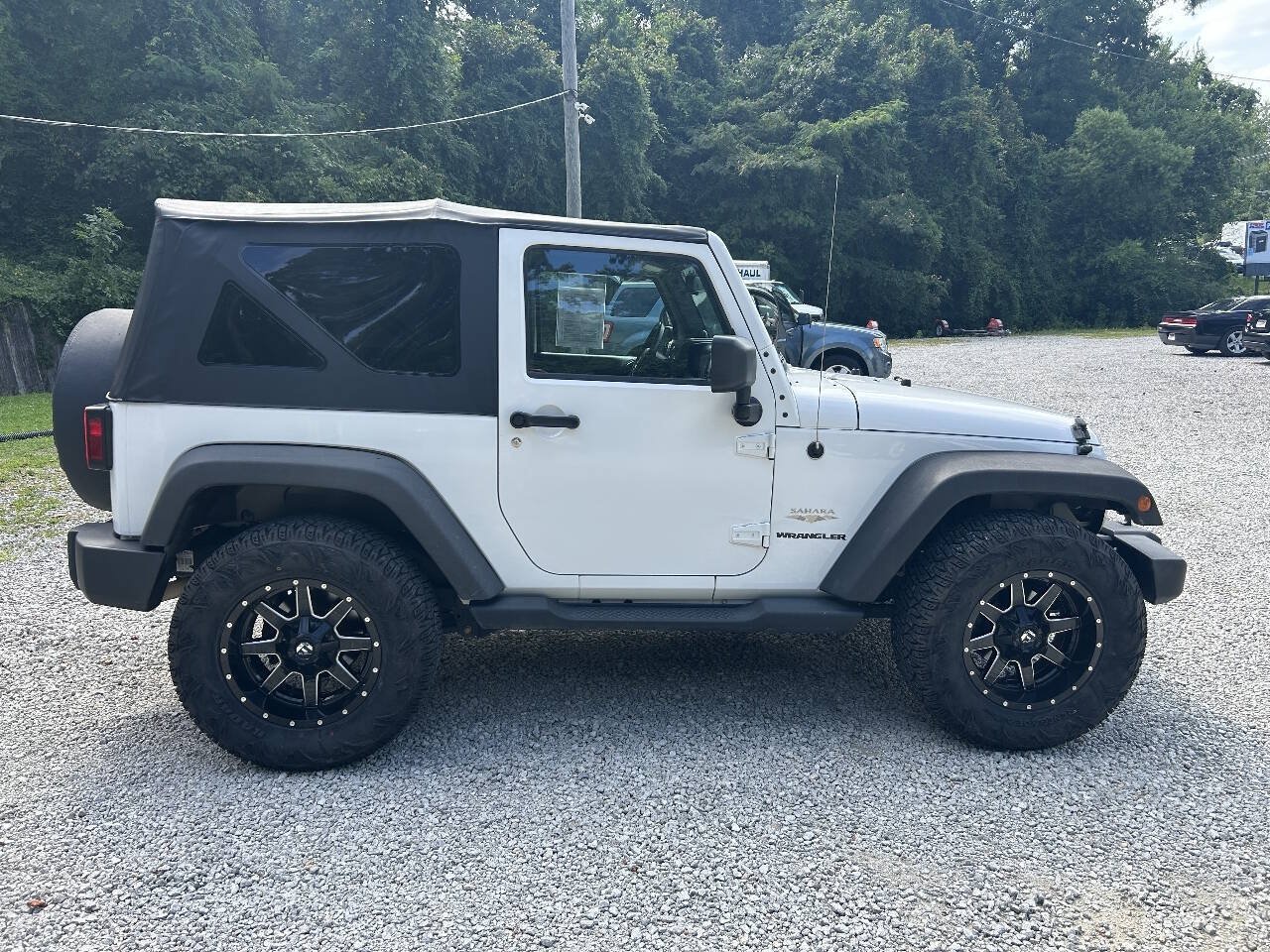 Used 2013 Jeep Wrangler Sahara w/ Connectivity Group AWD/4WD image 6