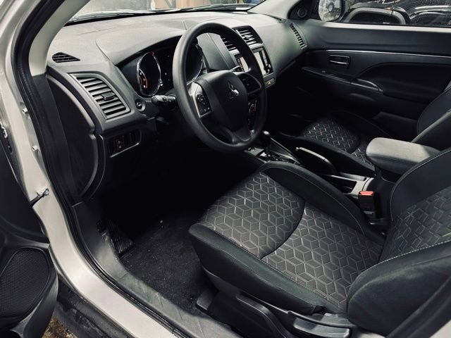 Used 2025 Mitsubishi Outlander Sport AWD image 15