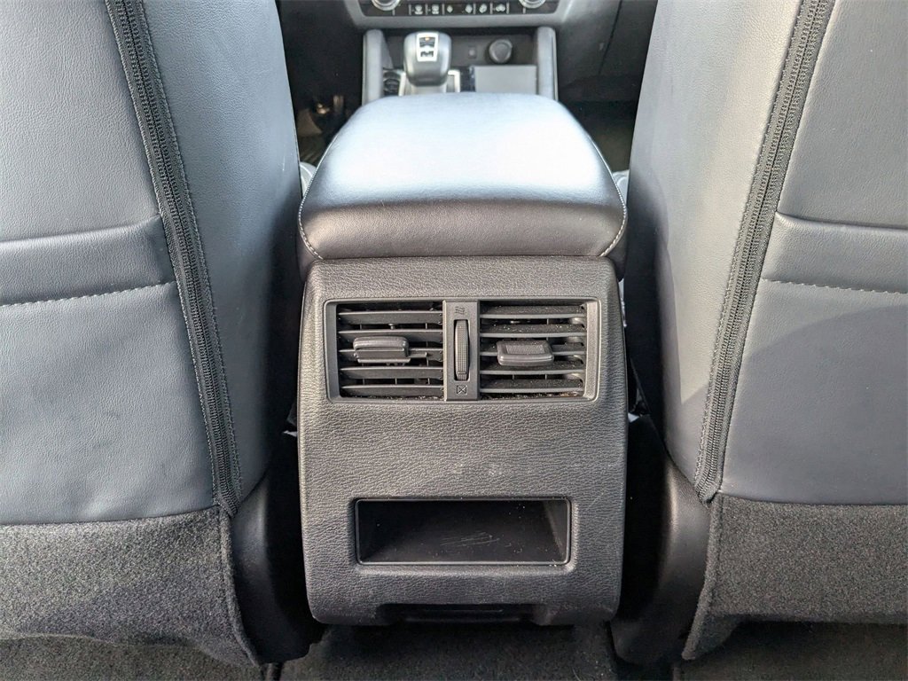 Used 2024 Mitsubishi Outlander SE image 32