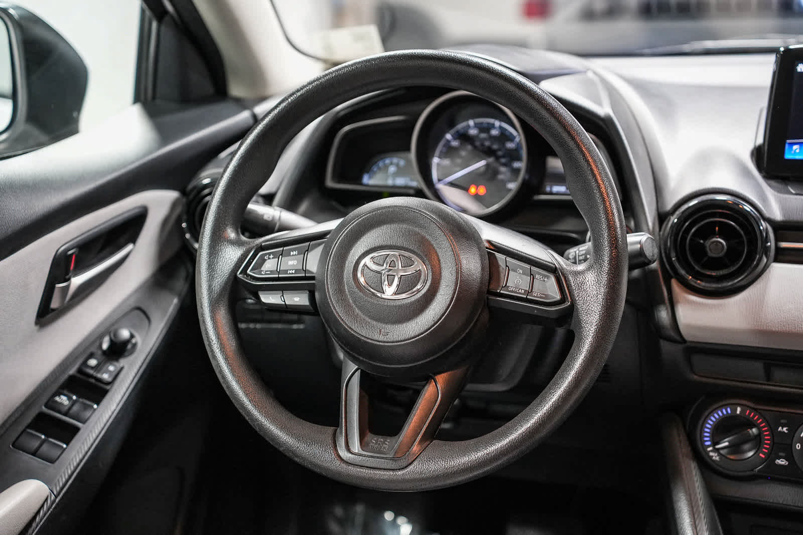 Certified 2019 Toyota Yaris L FWD image 16