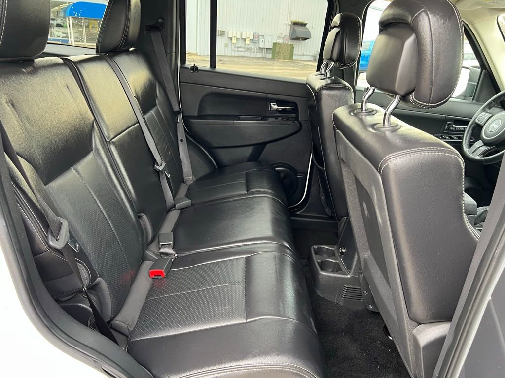 Used 2012 Jeep Liberty Sport image 16
