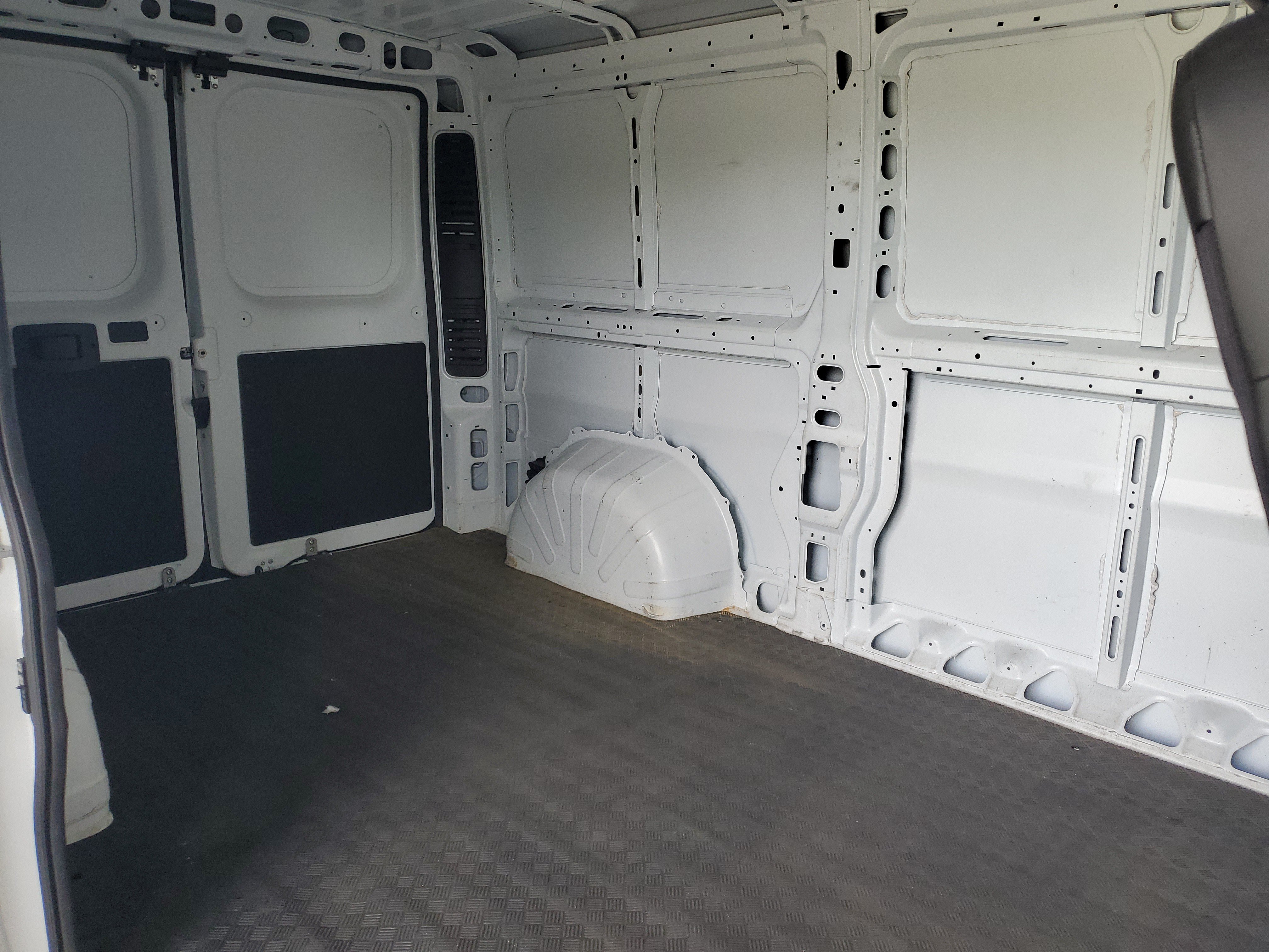 Used 2025 RAM ProMaster 2500 w/ Convenience Group FWD image 9