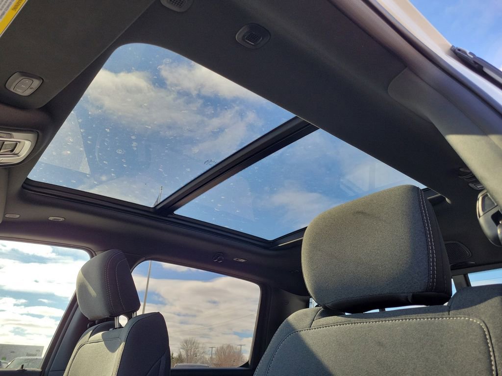 New 2026 RAM 1500 4x4 Crew Cab image 22