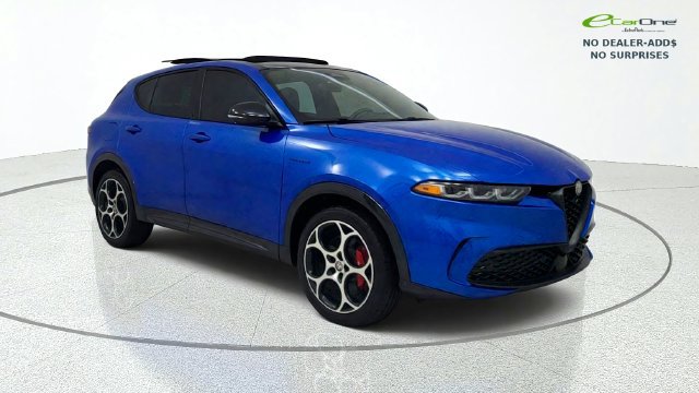 Used 2024 Alfa Romeo Tonale Veloce w/ Active Assist Package AWD/4WD image 2