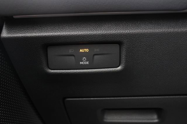 New 2026 Volkswagen Tiguan SE R-Line FWD image 10