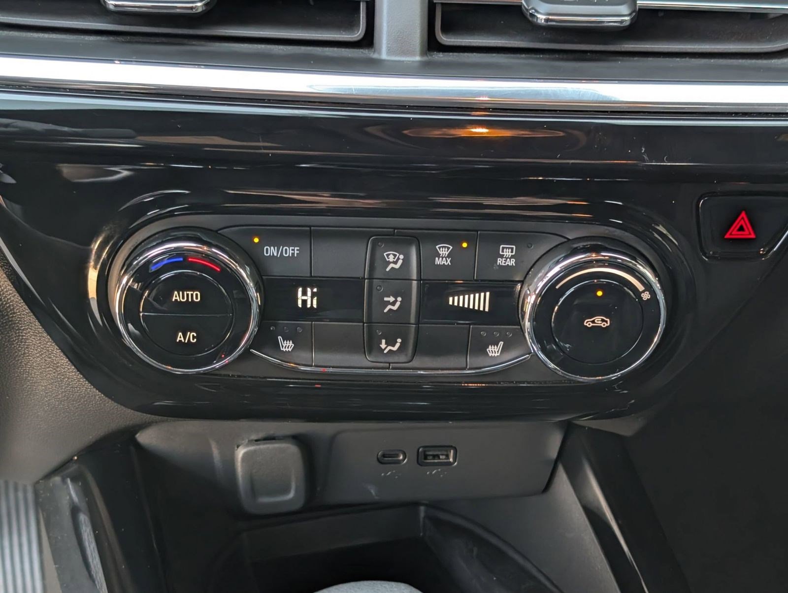 Used 2024 Chevrolet Trax RS w/ Sunroof Package image 20