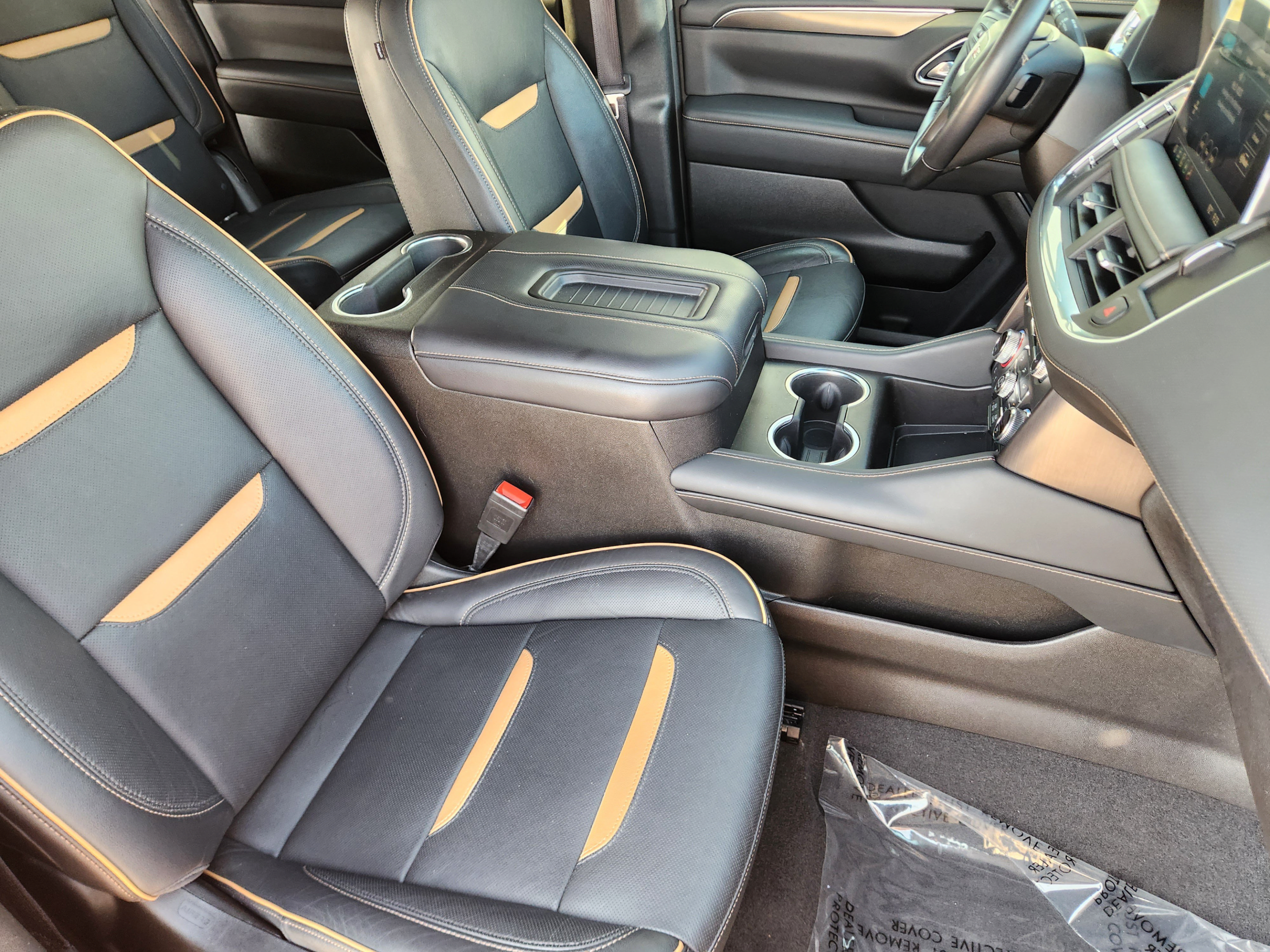 Used 2021 GMC Yukon XL AT4 w/ AT4 Premium Plus Package AWD/4WD image 7