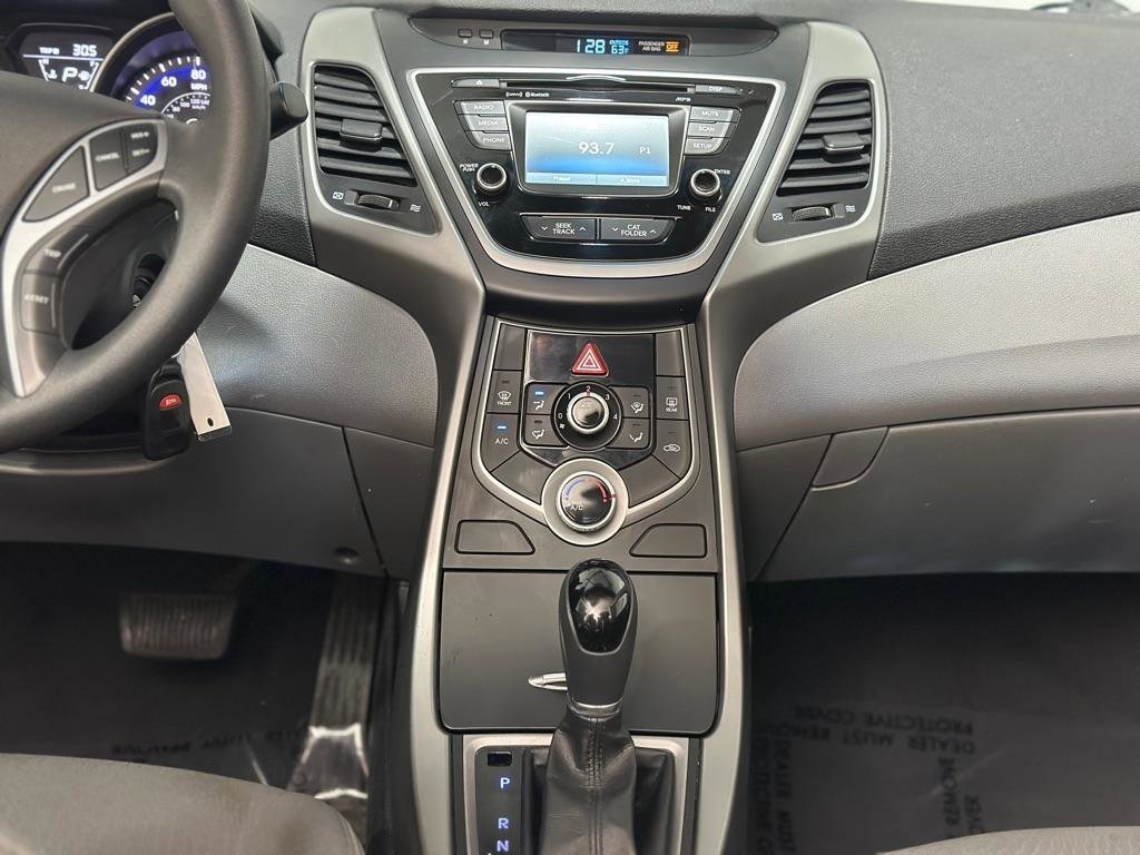 Used 2016 Hyundai Elantra SE w/ Option Group 02 FWD image 16