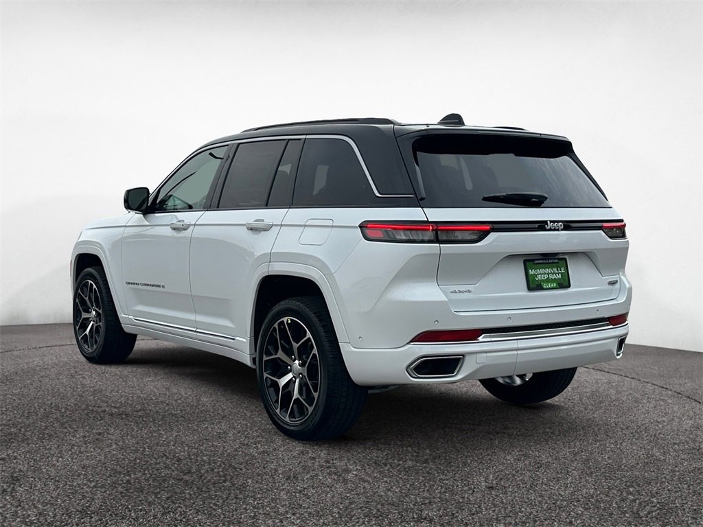 New 2025 Jeep Grand Cherokee Summit image 3