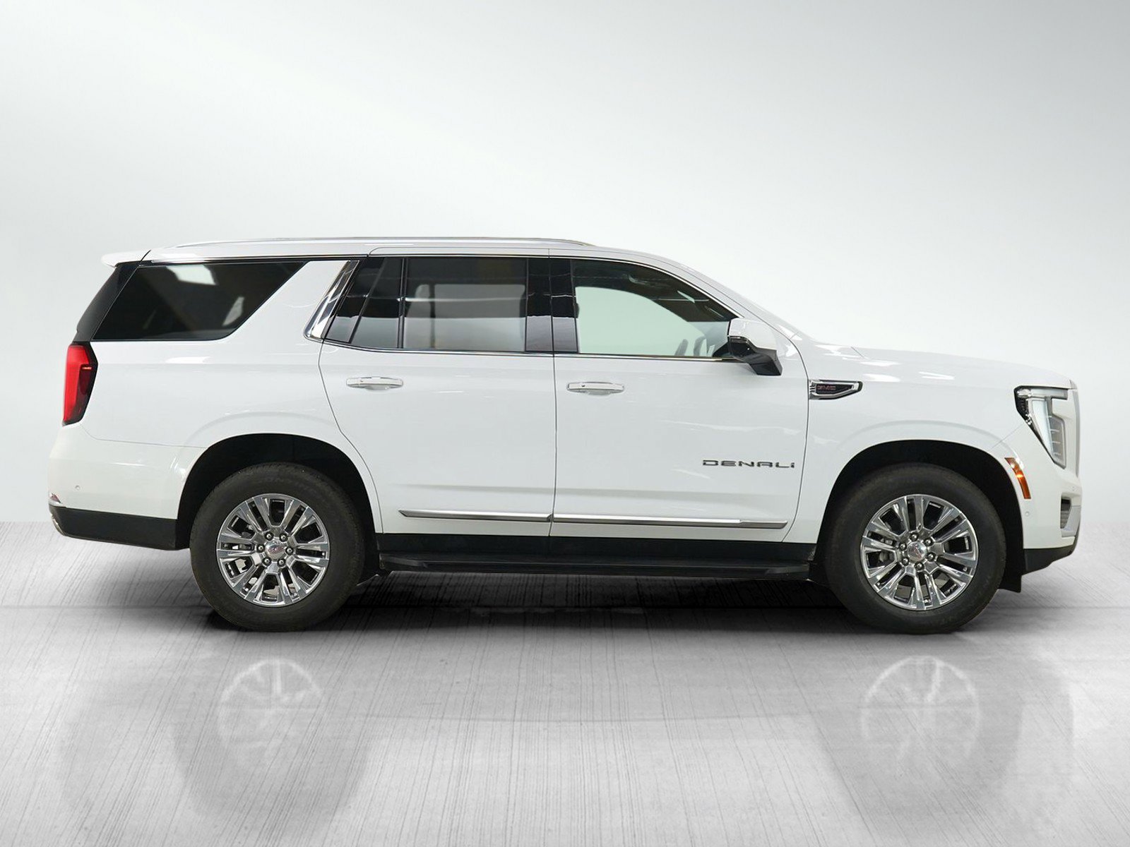 Used 2025 GMC Yukon Denali AWD/4WD image 7