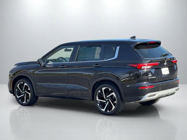 Used 2023 Mitsubishi Outlander SE image 5