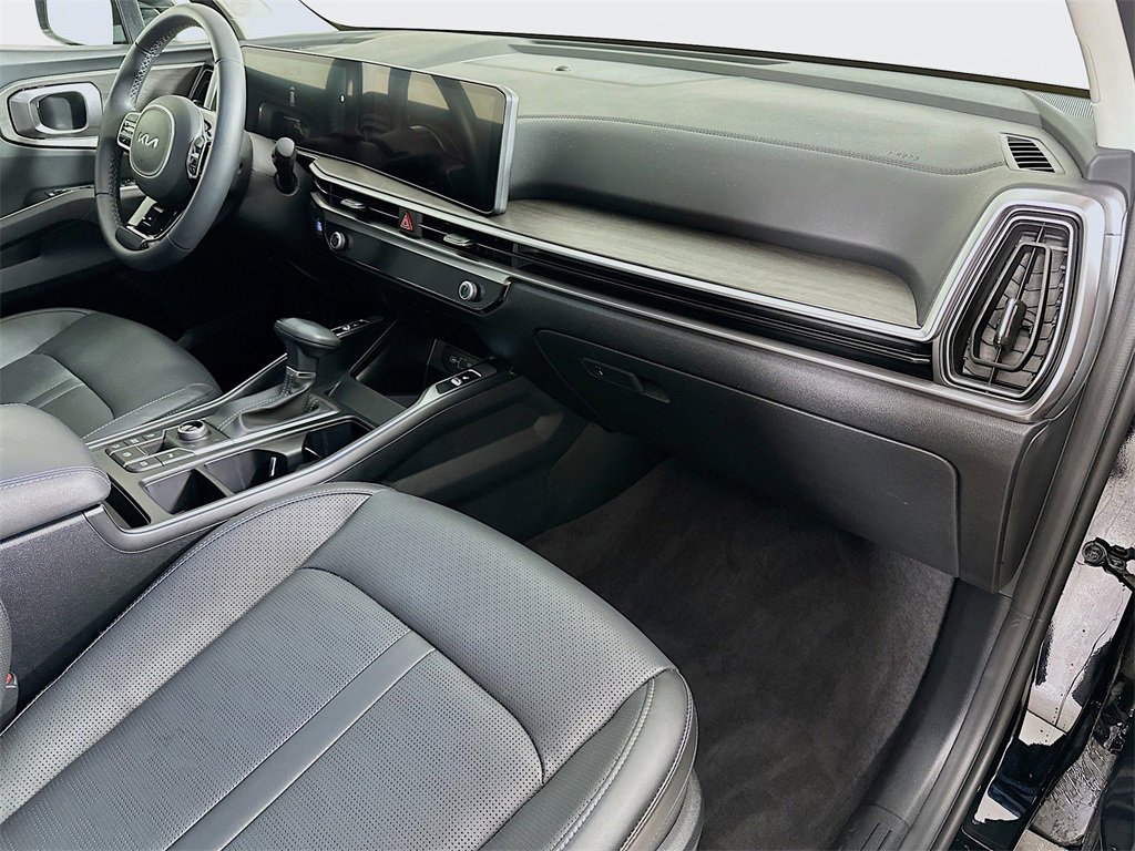 Certified 2025 Kia Sorento X-Line EX image 33