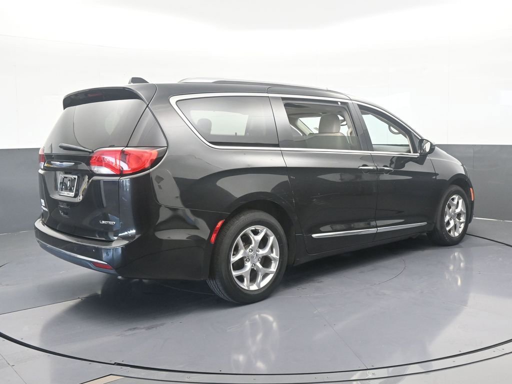 Used 2019 Chrysler Pacifica Limited image 6