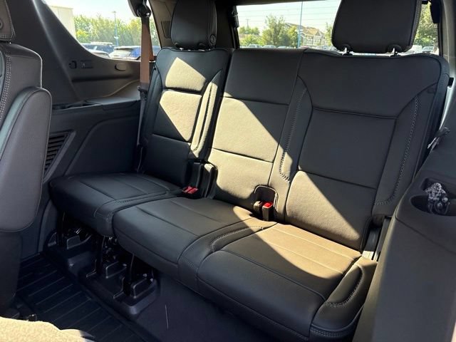 Used 2024 GMC Yukon Denali w/ Advanced Technology Package AWD/4WD image 17