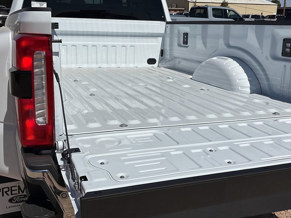 New 2026 Ford F350 XLT w/ XLT Premium Package AWD/4WD image 15