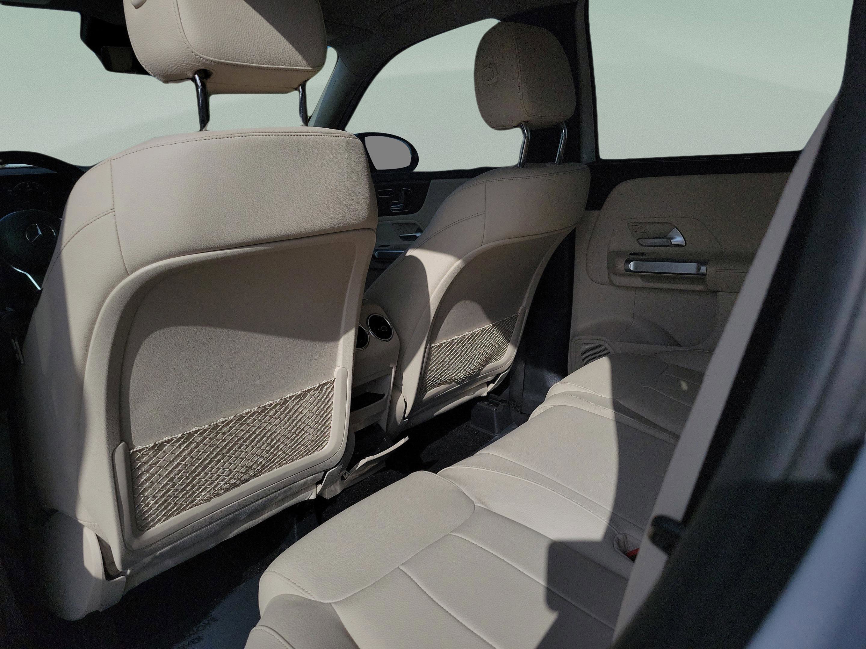 Used 2023 Mercedes-Benz GLB 250 4MATIC image 7