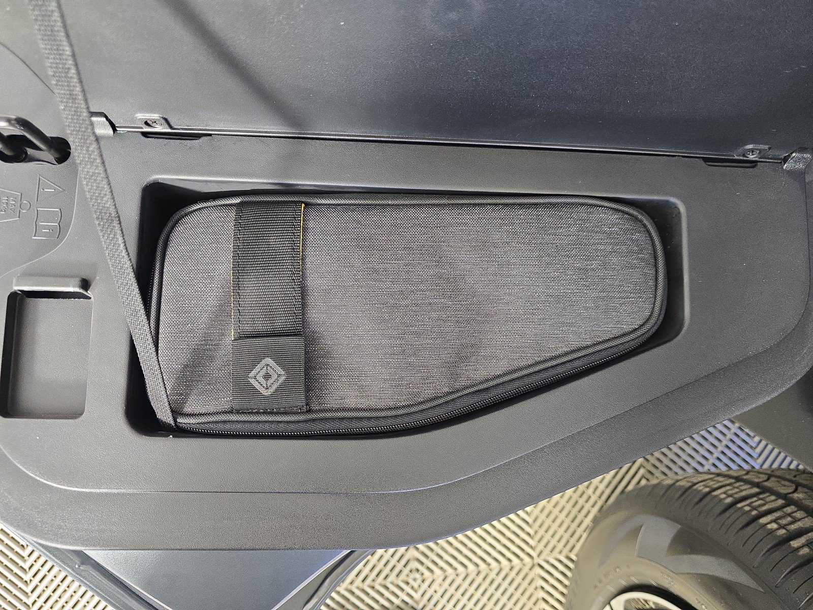 Used 2024 Rivian R1T Adventure AWD/4WD image 31