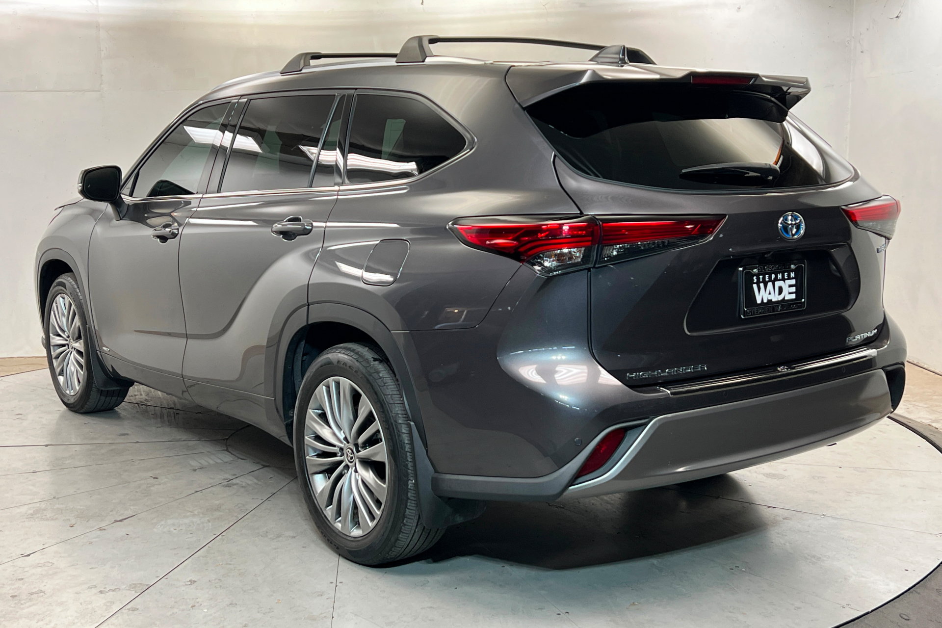 Used 2022 Toyota Highlander Platinum AWD/4WD image 3