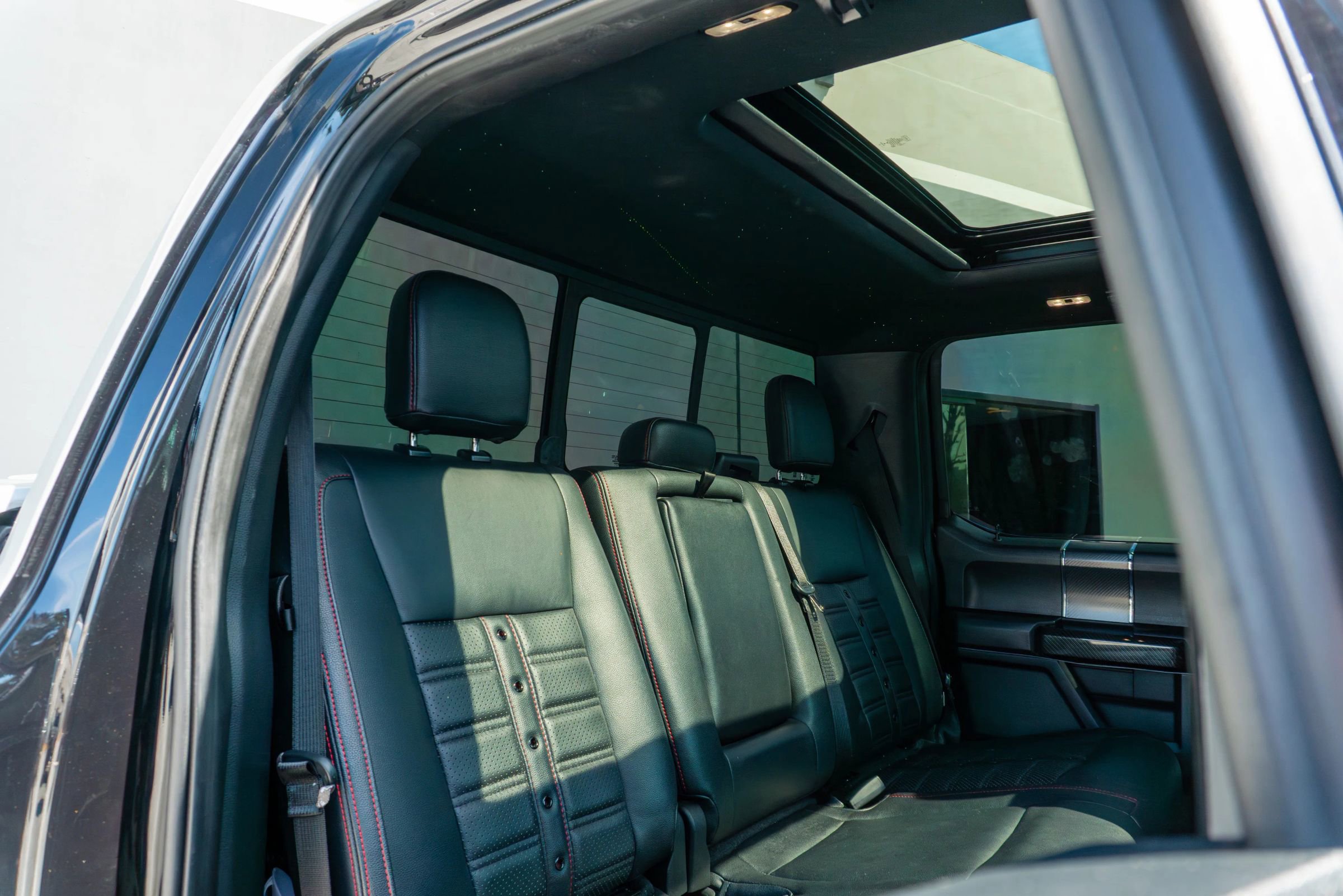 Used 2020 Ford F150 Lariat w/ Equipment Group 502A Luxury image 13