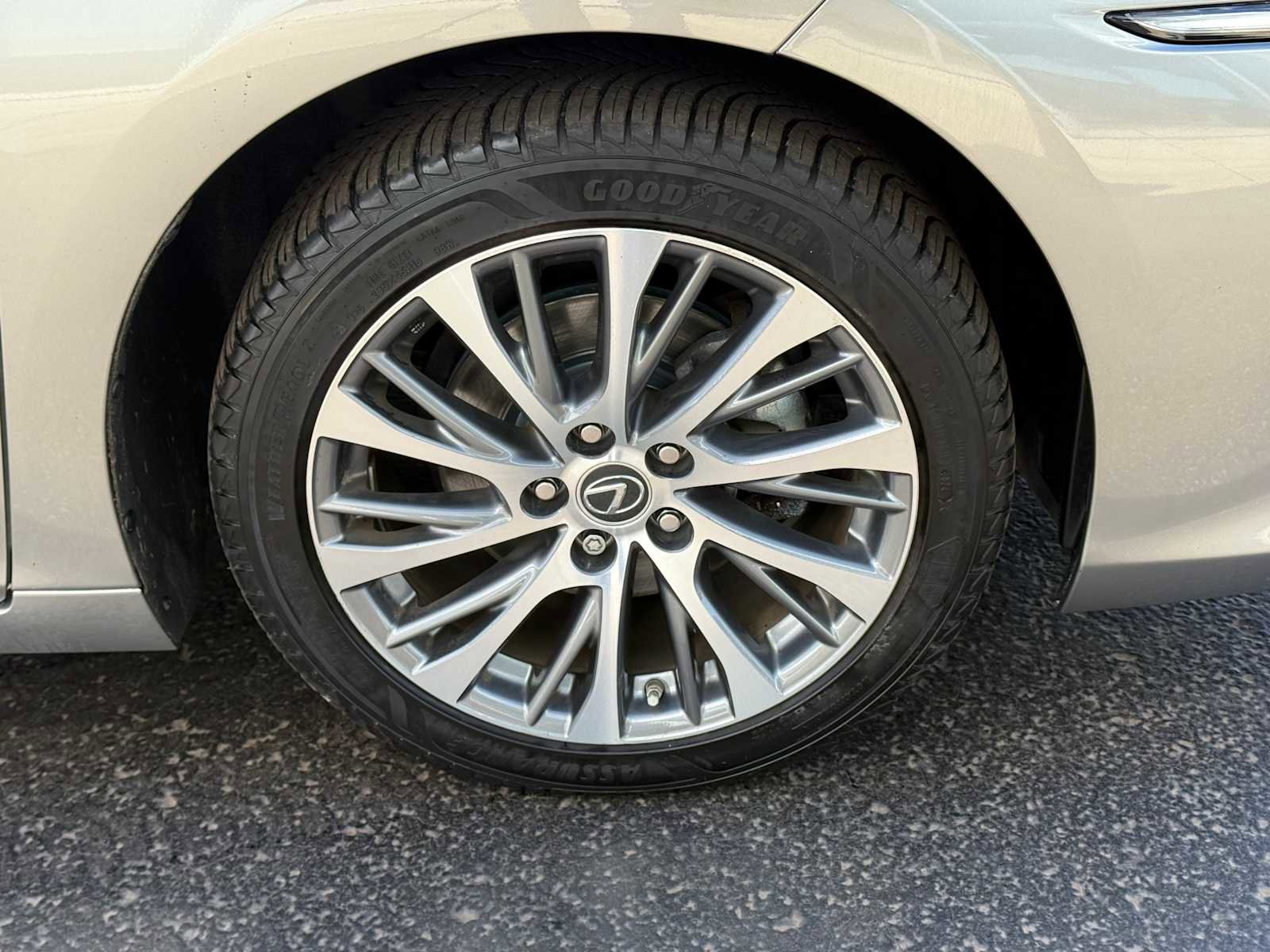 Used 2020 Lexus ES 300h w/ Premium Package FWD image 7