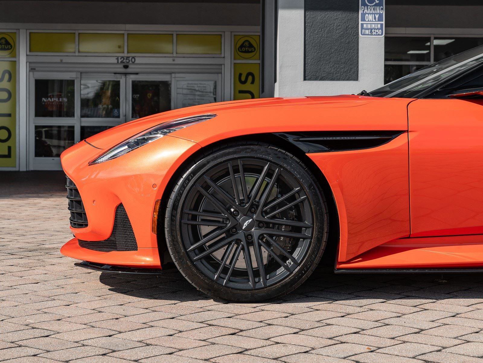 Used 2024 Aston Martin DB12 Convertible RWD image 9