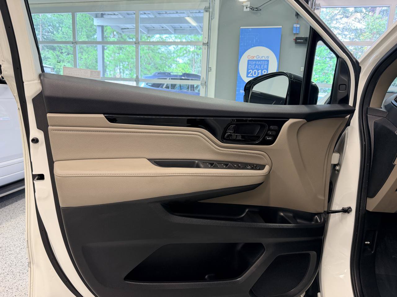 Used 2019 Honda Odyssey Elite image 15