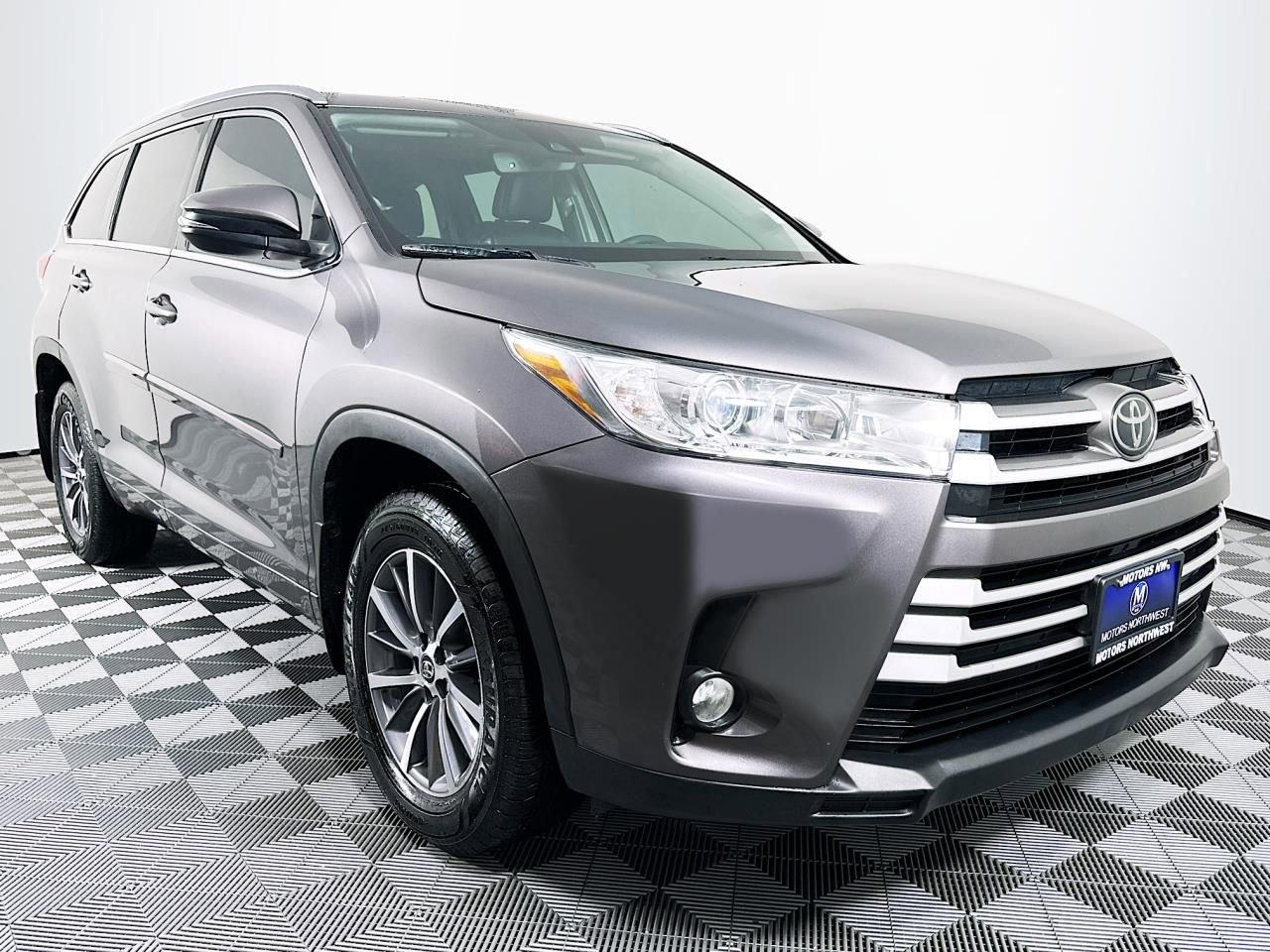 Used 2018 Toyota Highlander XLE image 29