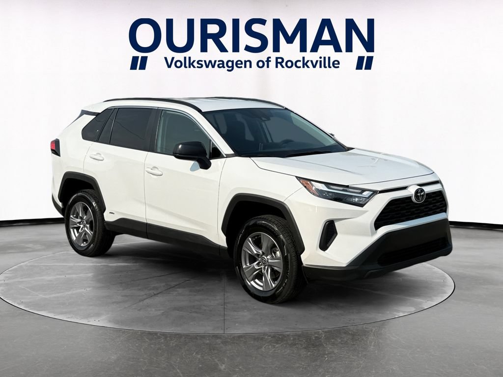Used 2025 Toyota RAV4 LE AWD/4WD image 1