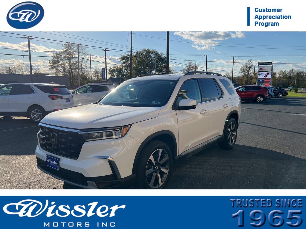 Used 2023 Honda Pilot Touring image 1