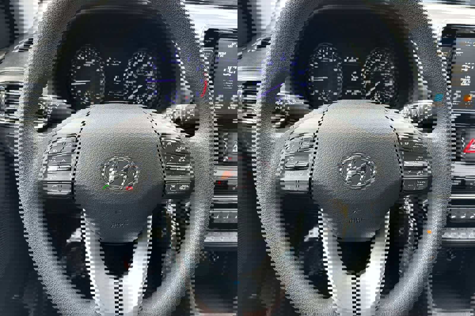 Used 2018 Hyundai Elantra GT image 22