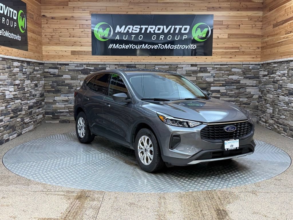 Used 2023 Ford Escape Active AWD/4WD video 2