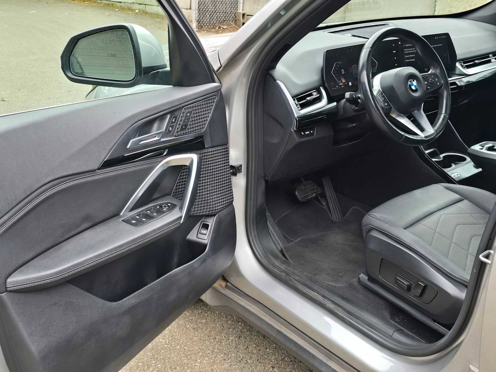 Used 2023 BMW X1 xDrive28i AWD/4WD image 19