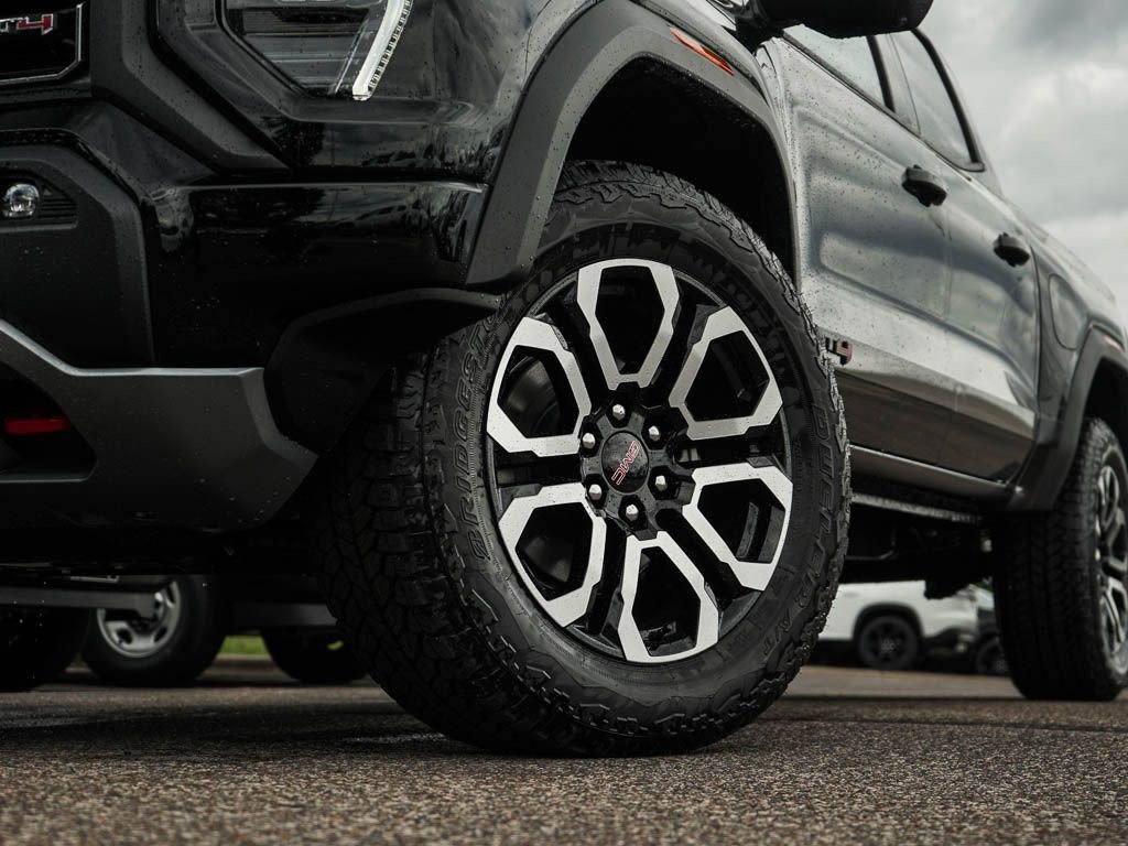 New 2026 GMC Canyon AT4 w/ Technology Plus Package AWD/4WD image 6
