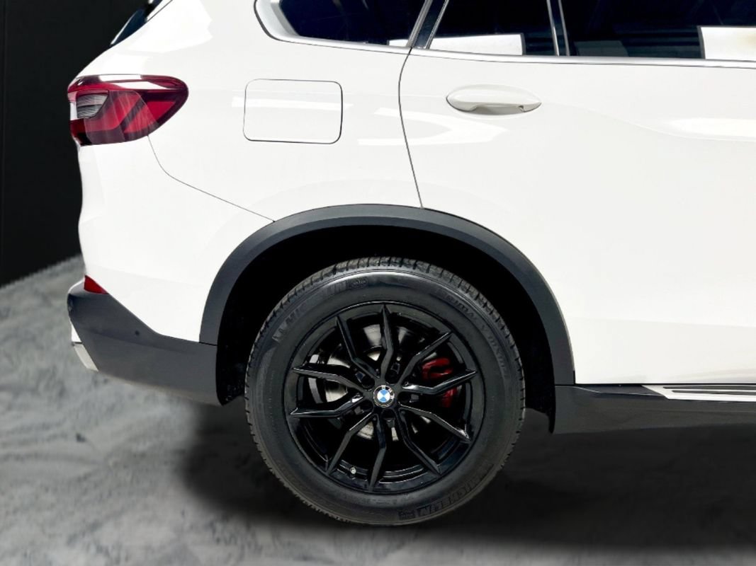 Used 2023 BMW X5 xDrive40i AWD/4WD image 37