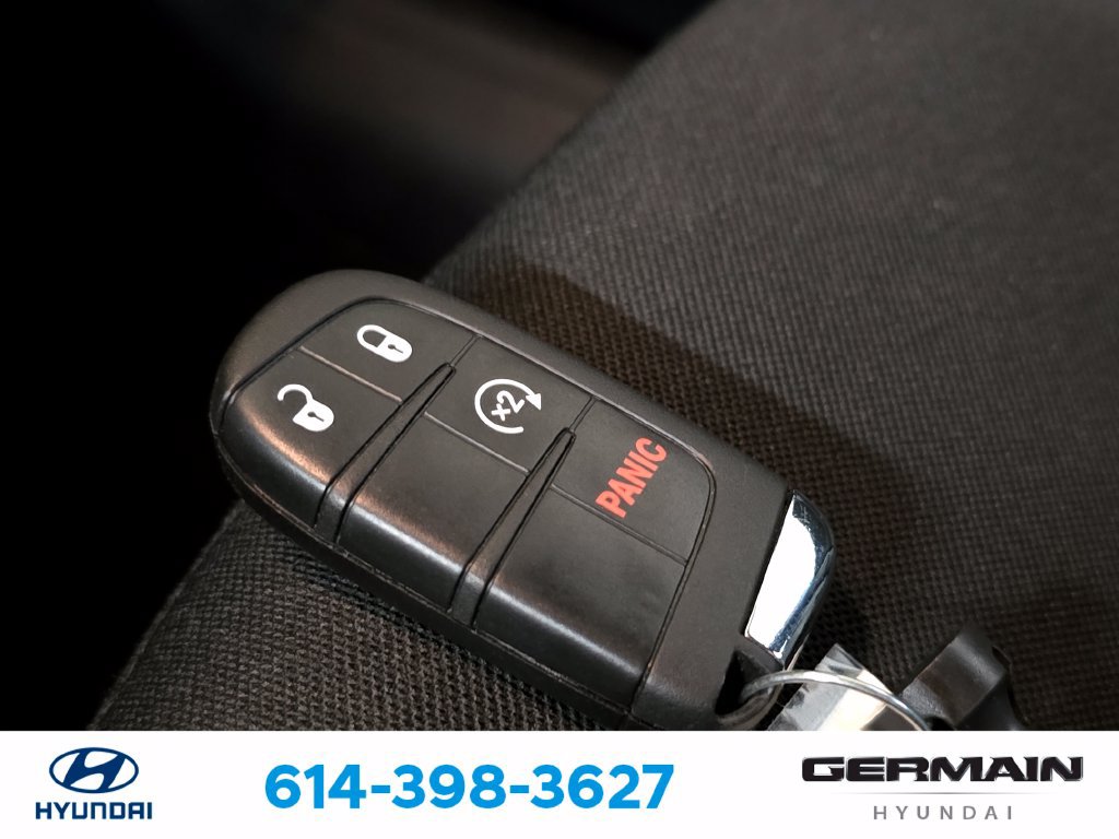 Used 2021 Jeep Renegade Latitude AWD/4WD image 34