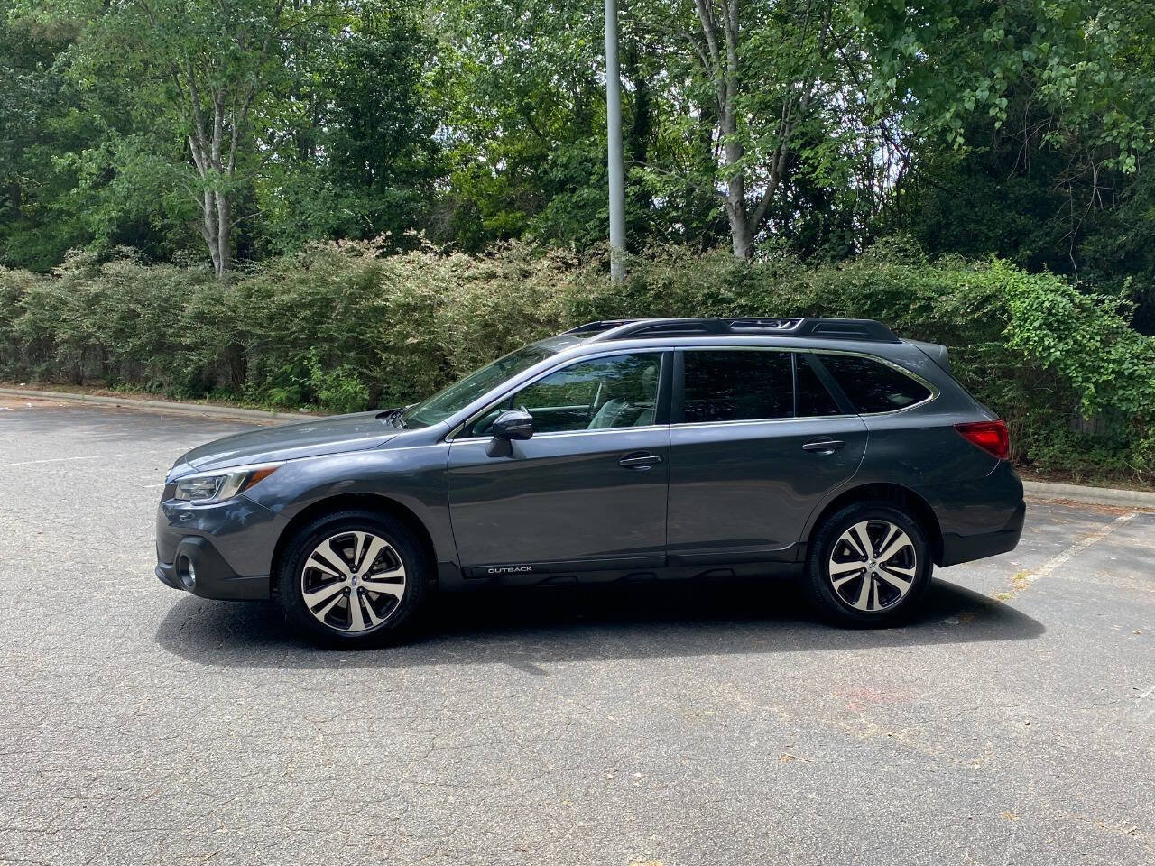 Used 2019 Subaru Outback 2.5i Limited AWD/4WD image 8