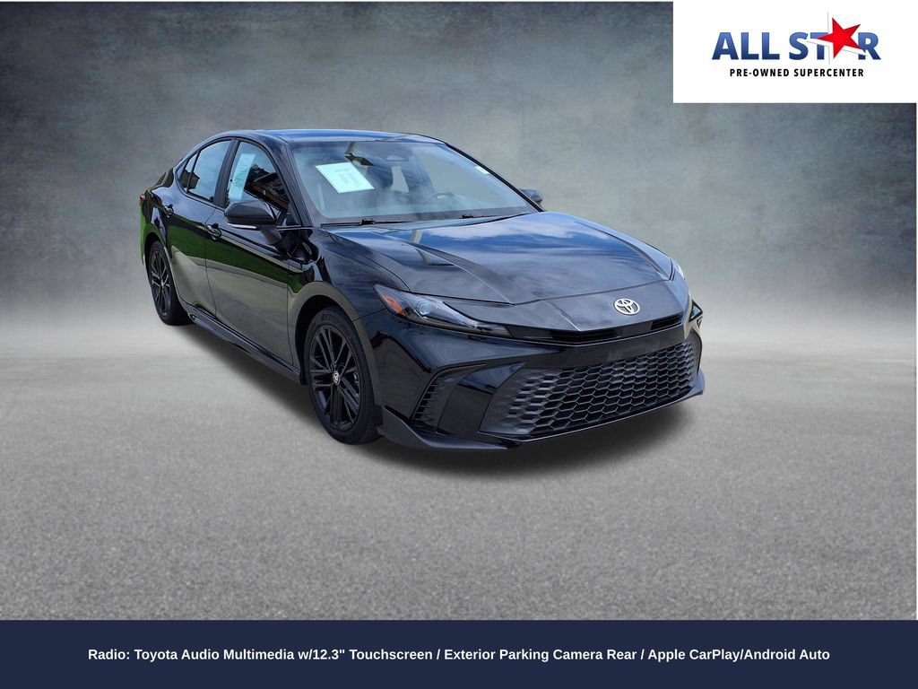 Used 2025 Toyota Camry SE FWD image 1