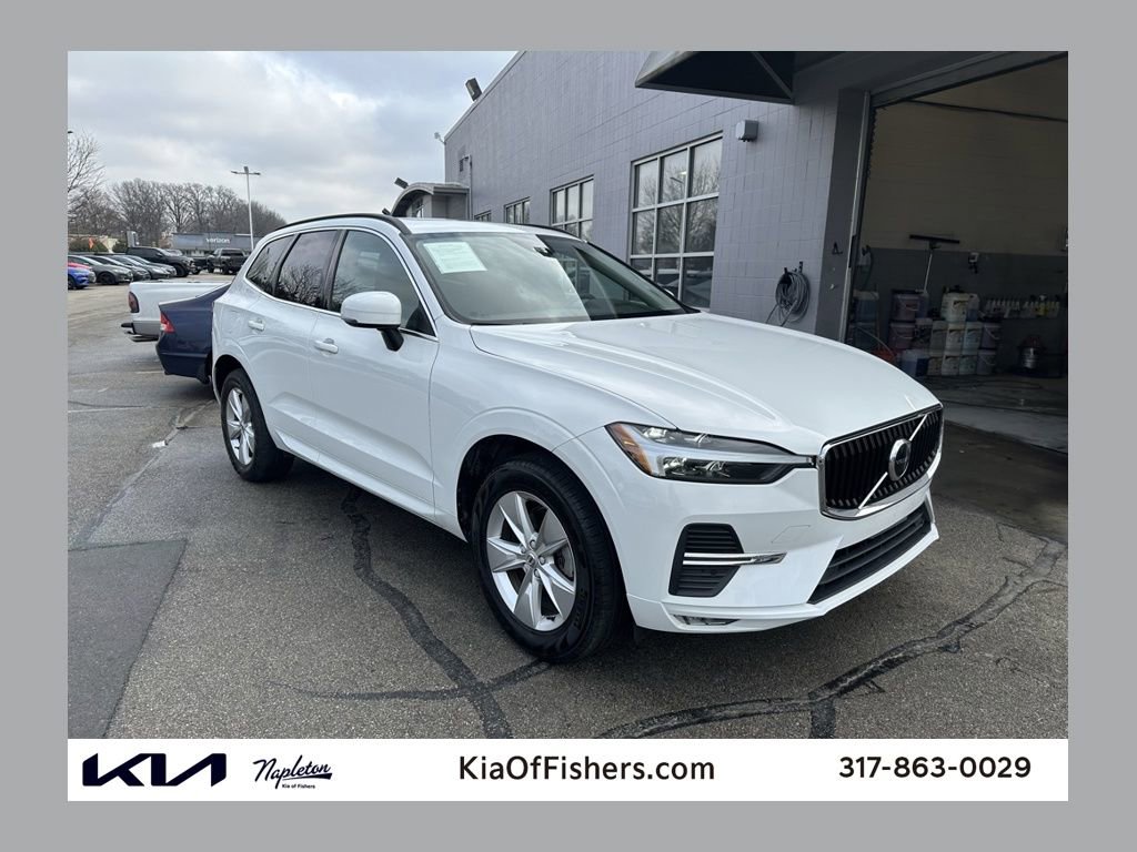 Used 2022 Volvo XC60 B5 Momentum image 1
