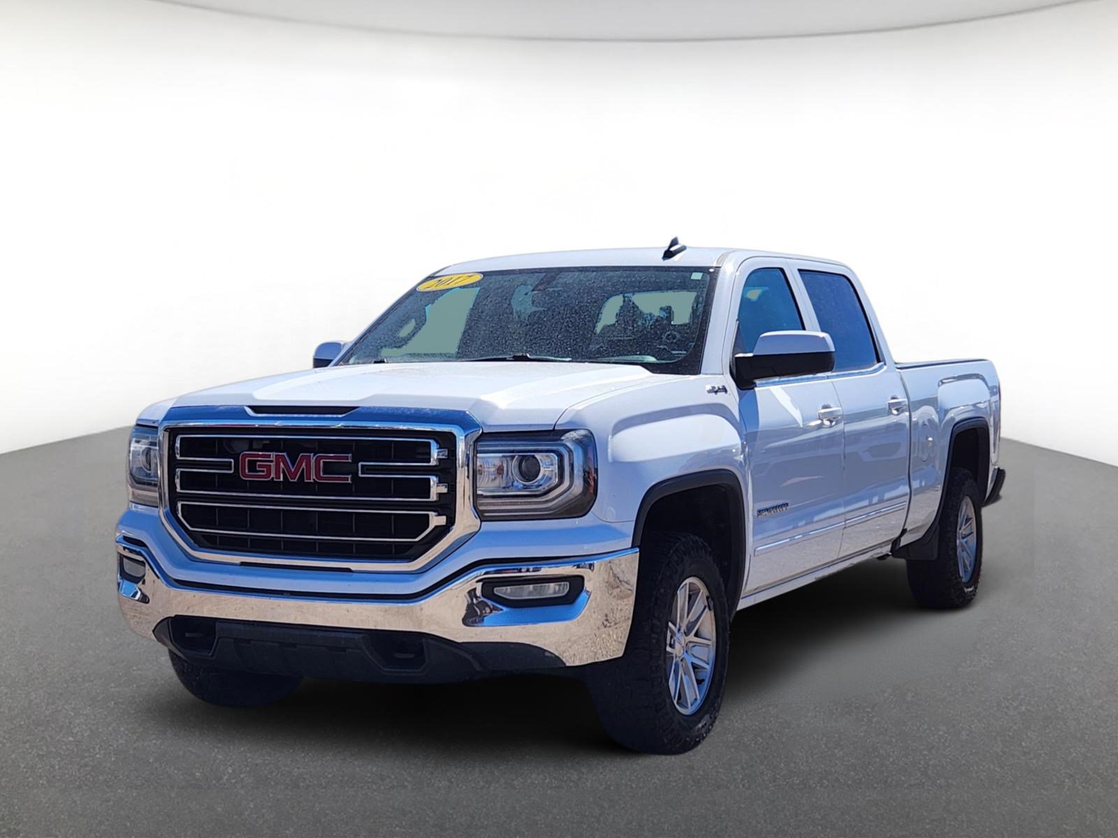 Used 2017 GMC Sierra 1500 SLE w/ SLE Value Package AWD/4WD image 2