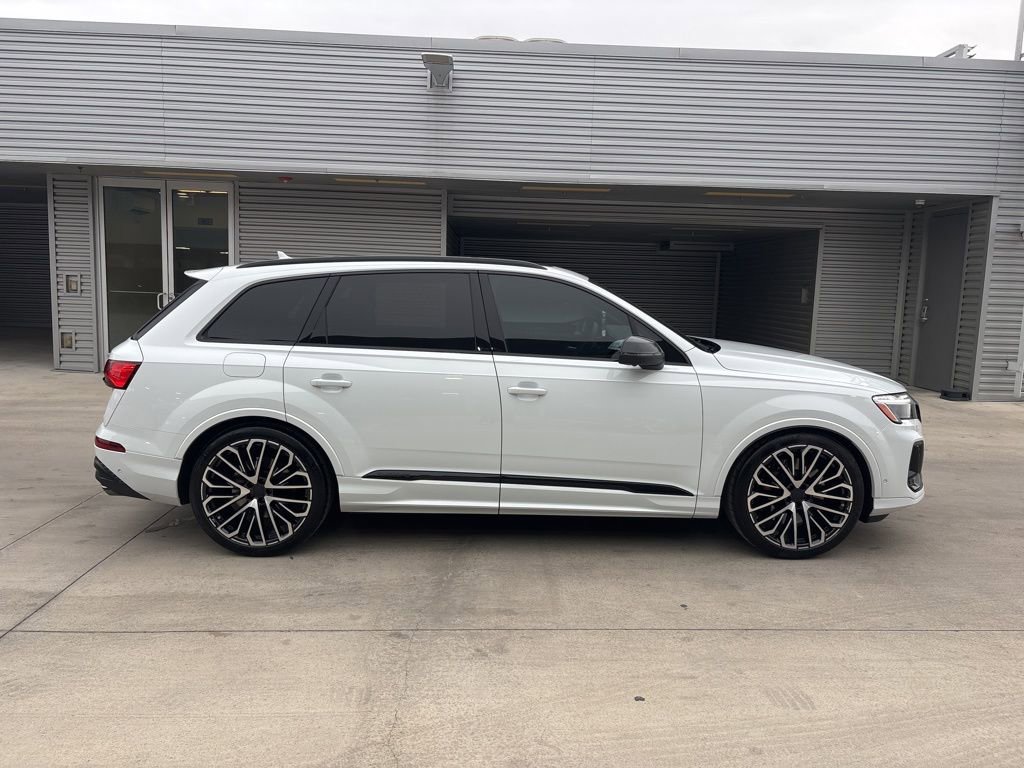 New 2026 Audi SQ7 Prestige image 4
