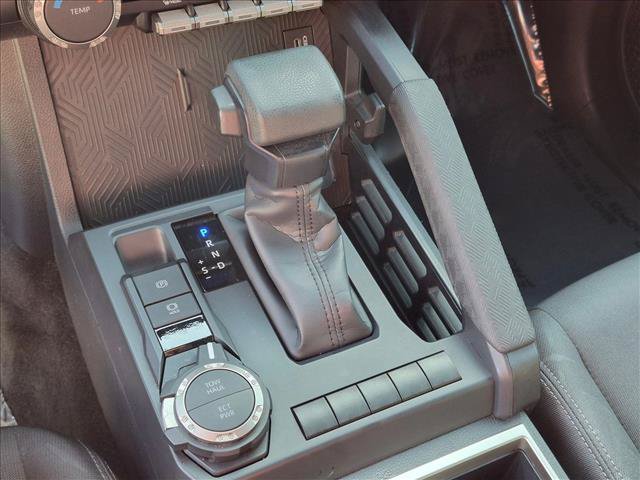 Certified 2024 Toyota Tacoma SR5 AWD/4WD image 11