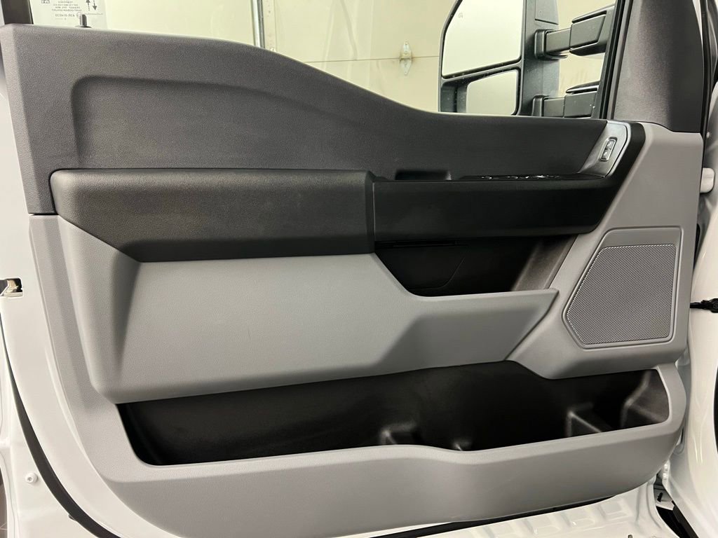 New 2026 Ford F350 XL w/ XL Chrome Package image 25