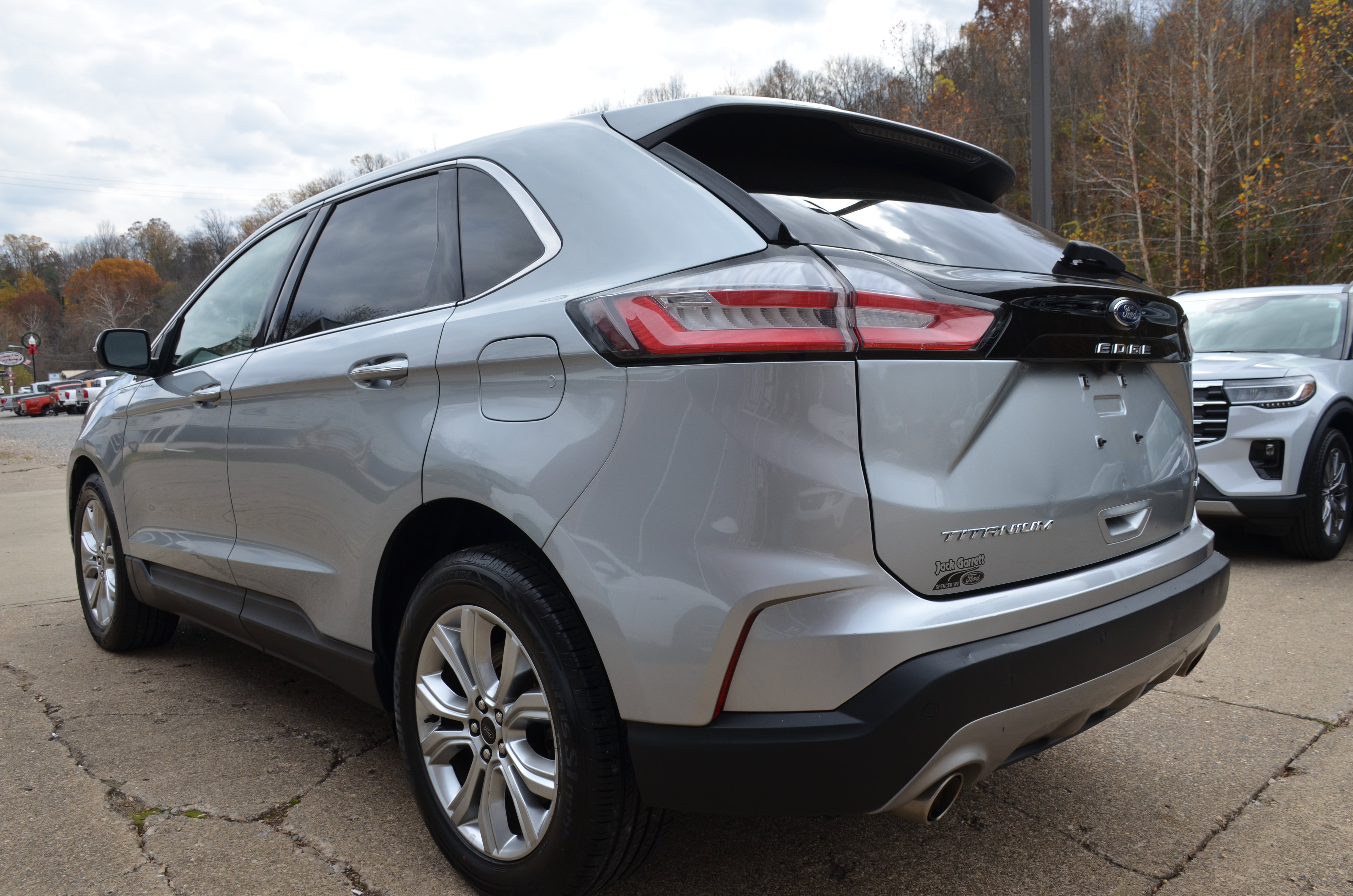 Used 2024 Ford Edge Titanium image 4